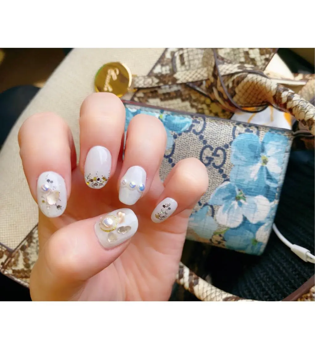 ネイル ハンドネイル I-nailロング /ワンホン/キラキラのネイルデザイン