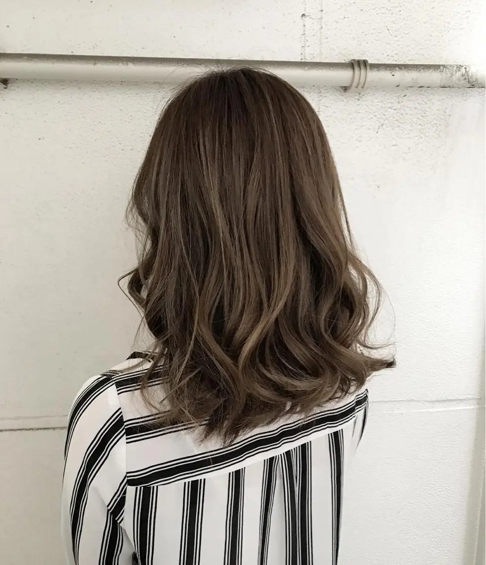 セミロング カラー オリーブカラー 福西 洋斗のヘアスタイル