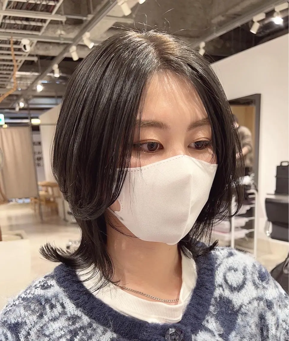 ミディアム カラー ウルフカット カット ヘアカラー トリートメント ヘッドスパ スキバサミを使わない カット🌼唯🌼のヘアスタイル