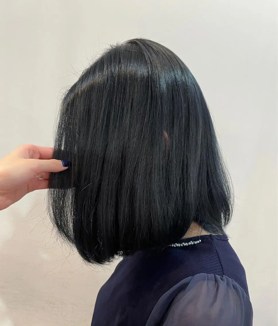 ミディアム カラー ネイビーカラー chiharu ボブ/レイヤーのヘアスタイル