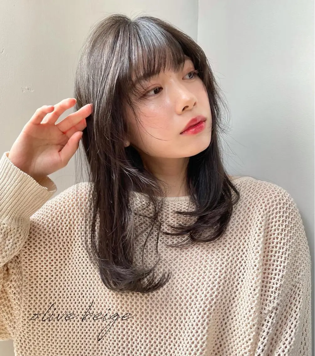セミロング カラー 透明感カラー 元町神戸 國井椋介のヘアスタイル