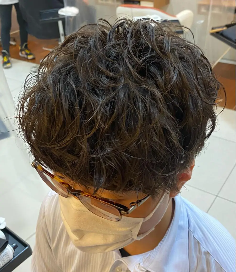 ショート パーマ メンズ マッシュ メンズパーマ 塩谷黎✨イルミナ カラーメンズパーマ✨のヘアスタイル