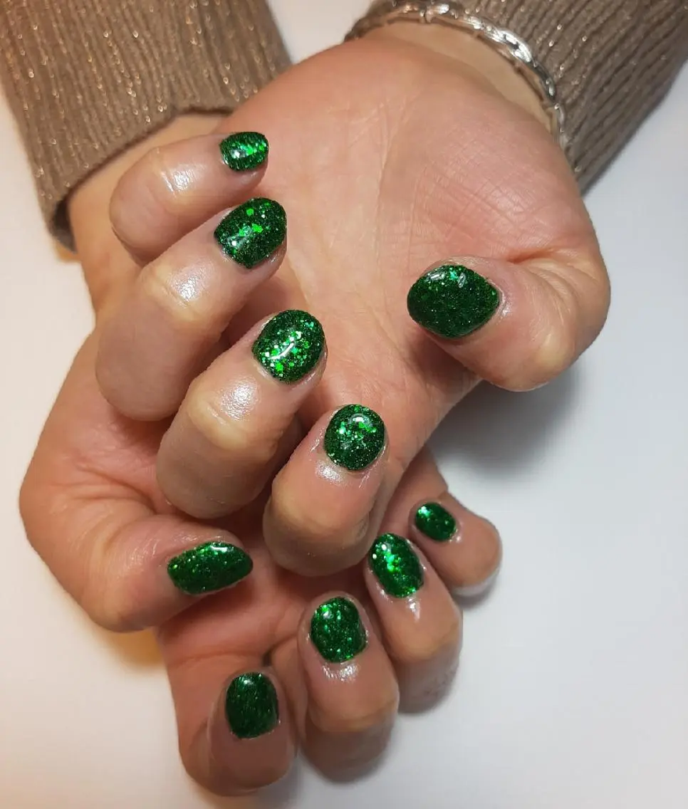 ネイル グリーン ラメ(グリッター) 冬ネイル クリスマス owlnail /持込みデザイン専門のネイルデザイン