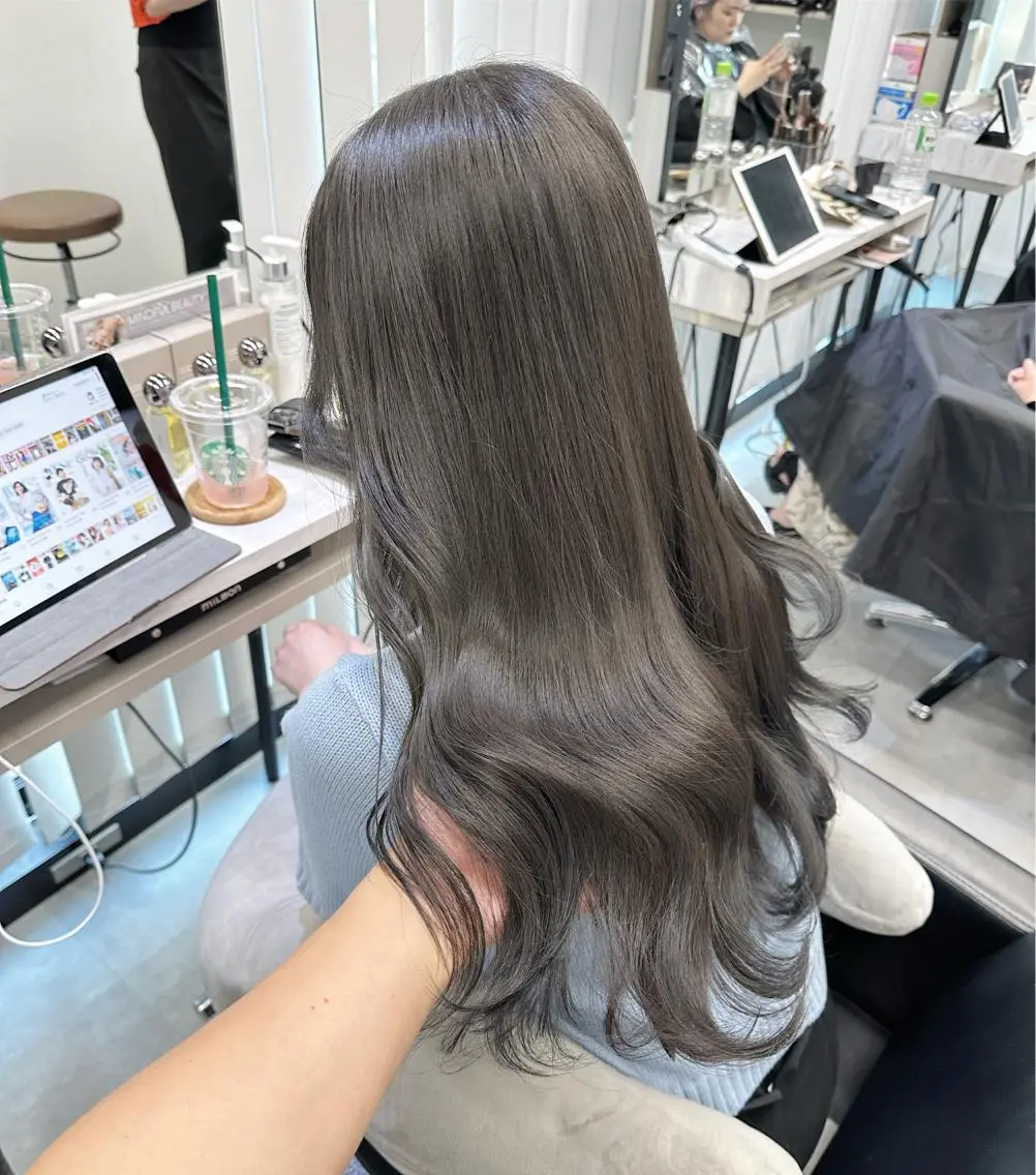 ロング ヘアカラー Hardy ショータのヘアスタイル