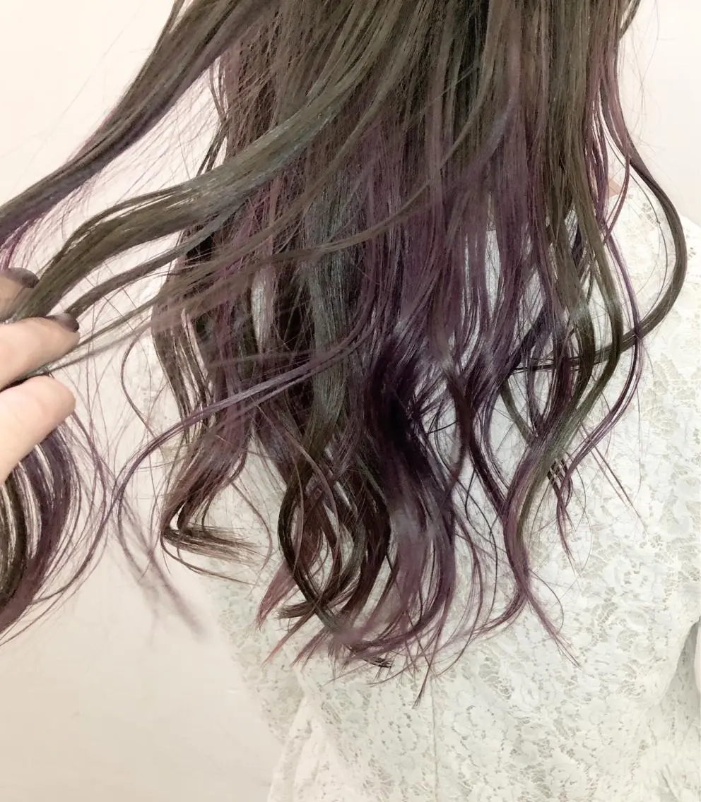 ロング カラー ダークグレー ダークグレージュ グレージュ バイオレットカラー メンズ レイヤー ウルフ 弓木啓輔のヘアスタイル