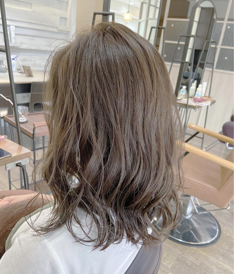 ミディアム アッシュ アッシュグレー アッシュグレージュ 植田 敬太のヘアスタイル