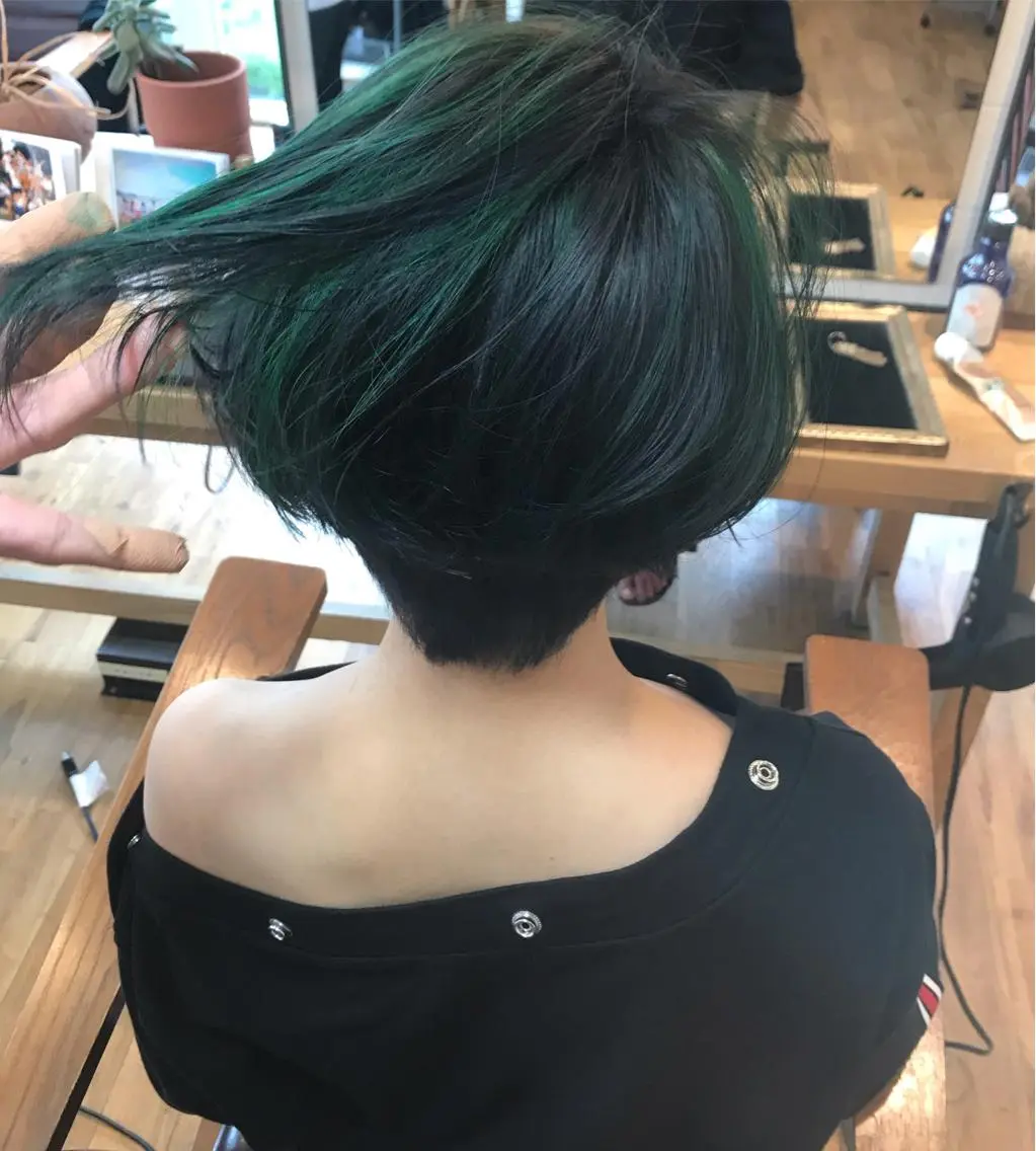ショート ハイライト 伊藤 光成のヘアスタイル