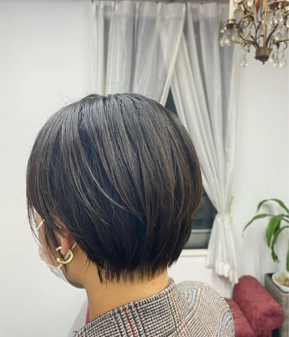 ショート ケアストレート ハナシロミサキのヘアスタイル