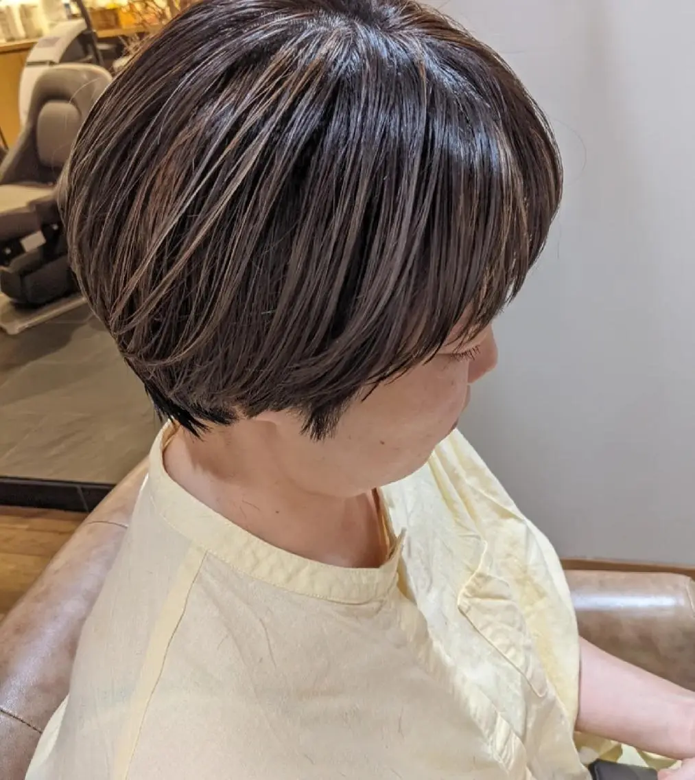 ショート ハイライト ショートヘア マエハラ ナナのヘアスタイル