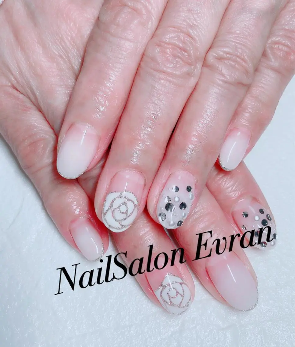ネイル ブライダルネイル Nail salon Evranのネイルデザイン