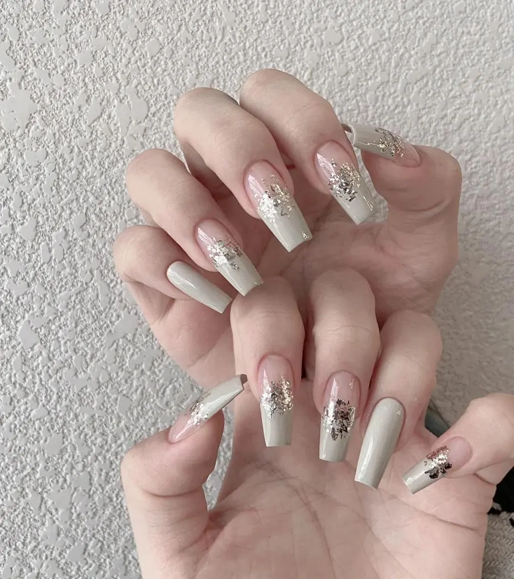 ネイル ネイルチップ Queen‘s なんのネイルデザイン