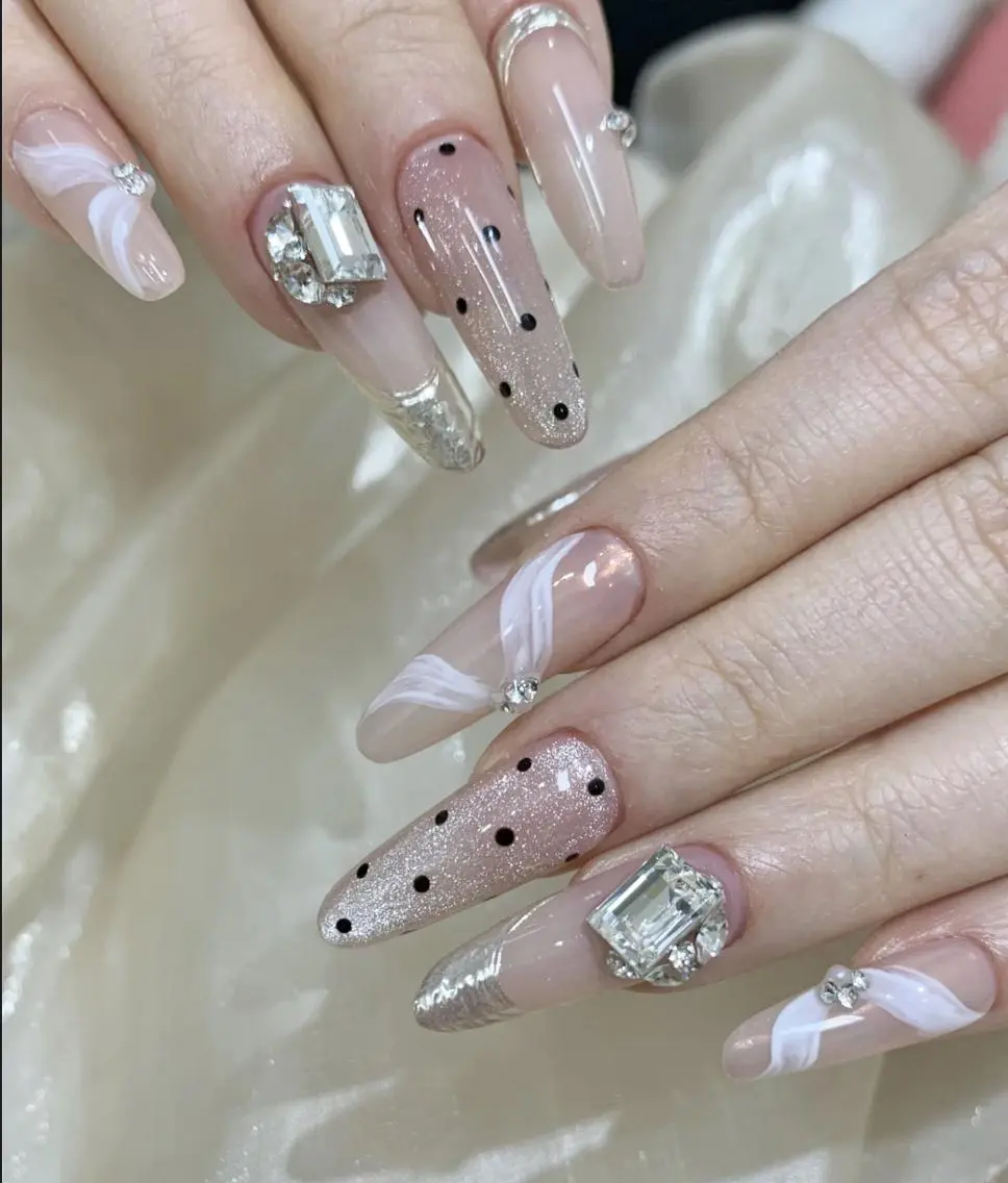 ネイル ハンドネイル 🎀 Ayaka_nailのネイルデザイン