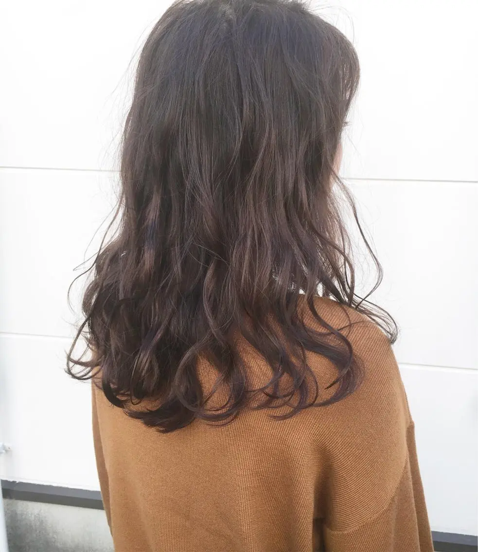 ロング カラー グレージュ ラベンダーカラー ラベンダーグレージュ ラベンダーグレー 榎園 由美のヘアスタイル