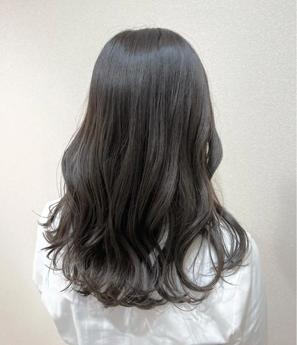 セミロング カット ヘアカラー トリートメント ヘッドスパ mina .のヘアスタイル