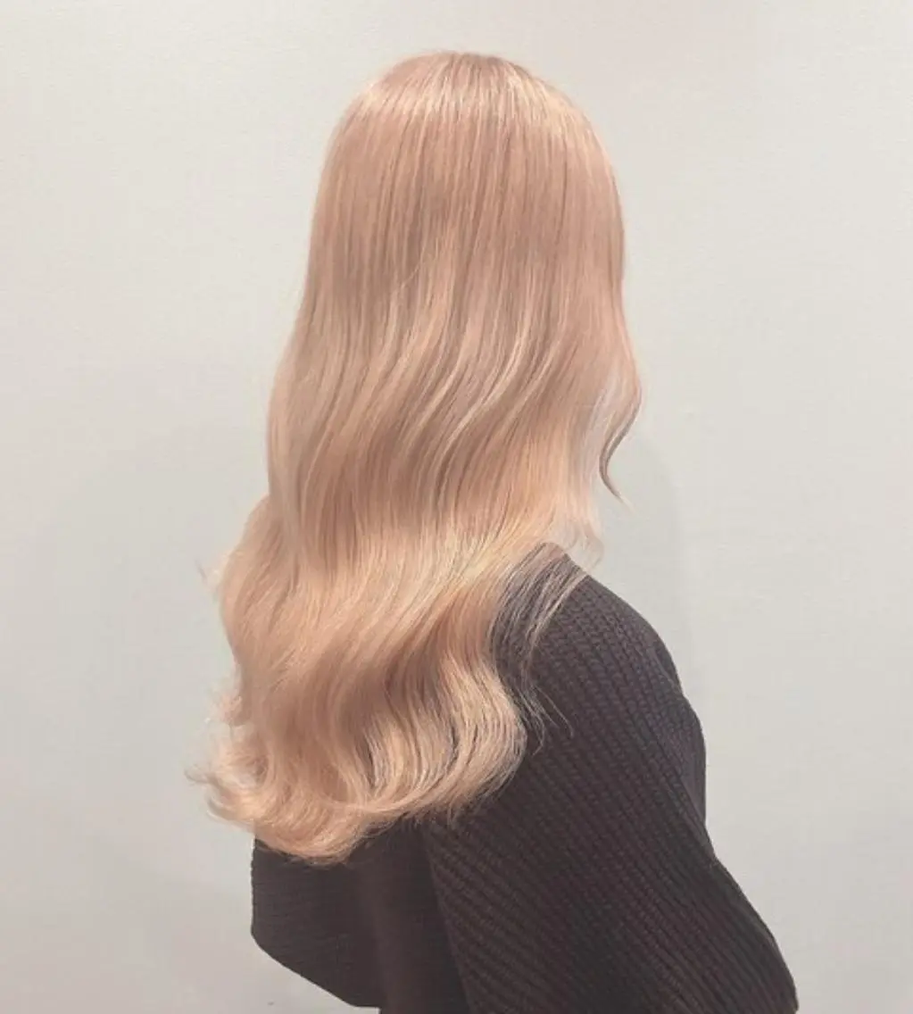 カラー ロング 💎エクステ× 🩵ブリーチBIZEのヘアスタイル