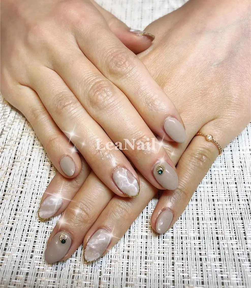 ネイル アートネイル ゴールド 大理石ネイル(マーブル) ストーンネイル ホワイト Lea Nailのネイルデザイン