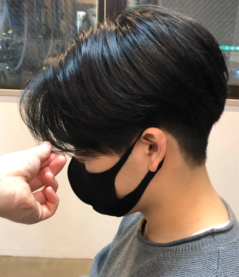 ミディアム メンズ カット 透明感カラー レイヤー亀井唯登のヘアスタイル