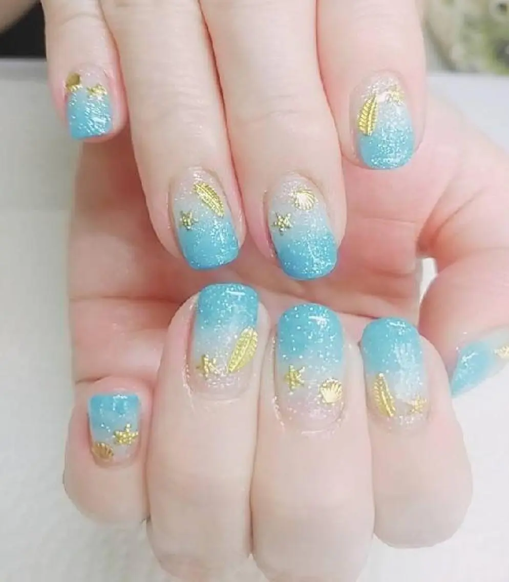 ネイル ブルー グラデーション ハンドネイル ハンドケア プライベートサロン Rosy Lilyのネイルデザイン