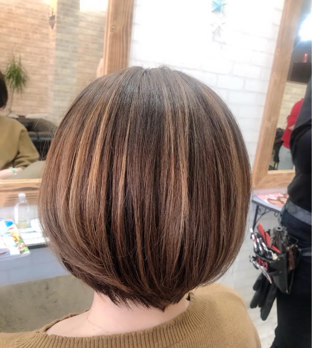 ショート ボブ ハイライト 若山 敦のヘアスタイル