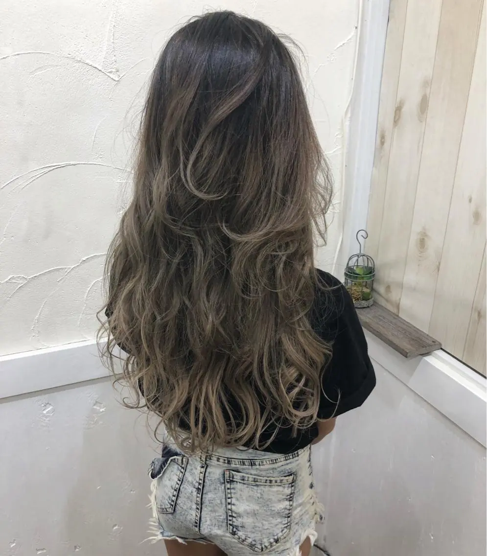 ロング Loob.TOKYO MIYA🌈のヘアスタイル