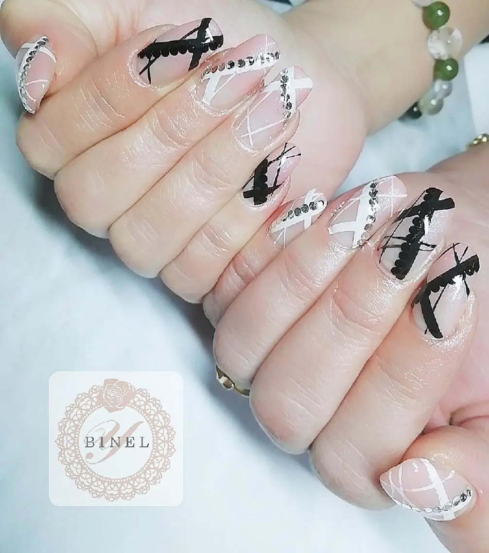ネイル 持ち込み ハンドネイル Nail Salon Y.BINELのネイルデザイン