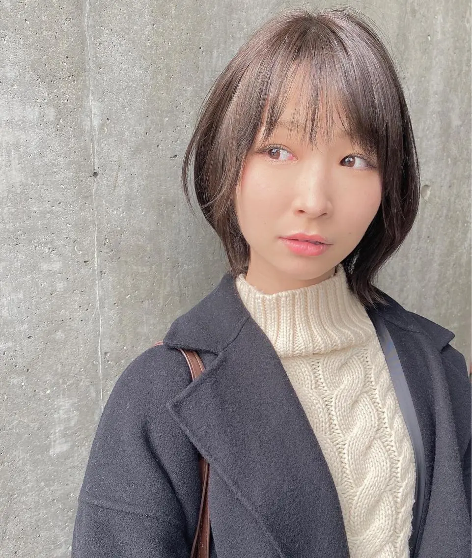 ミディアム ボブレイヤー ミディアムレイヤー ボブ レイヤーカット シースルーバング 西尾 隆介のヘアスタイル