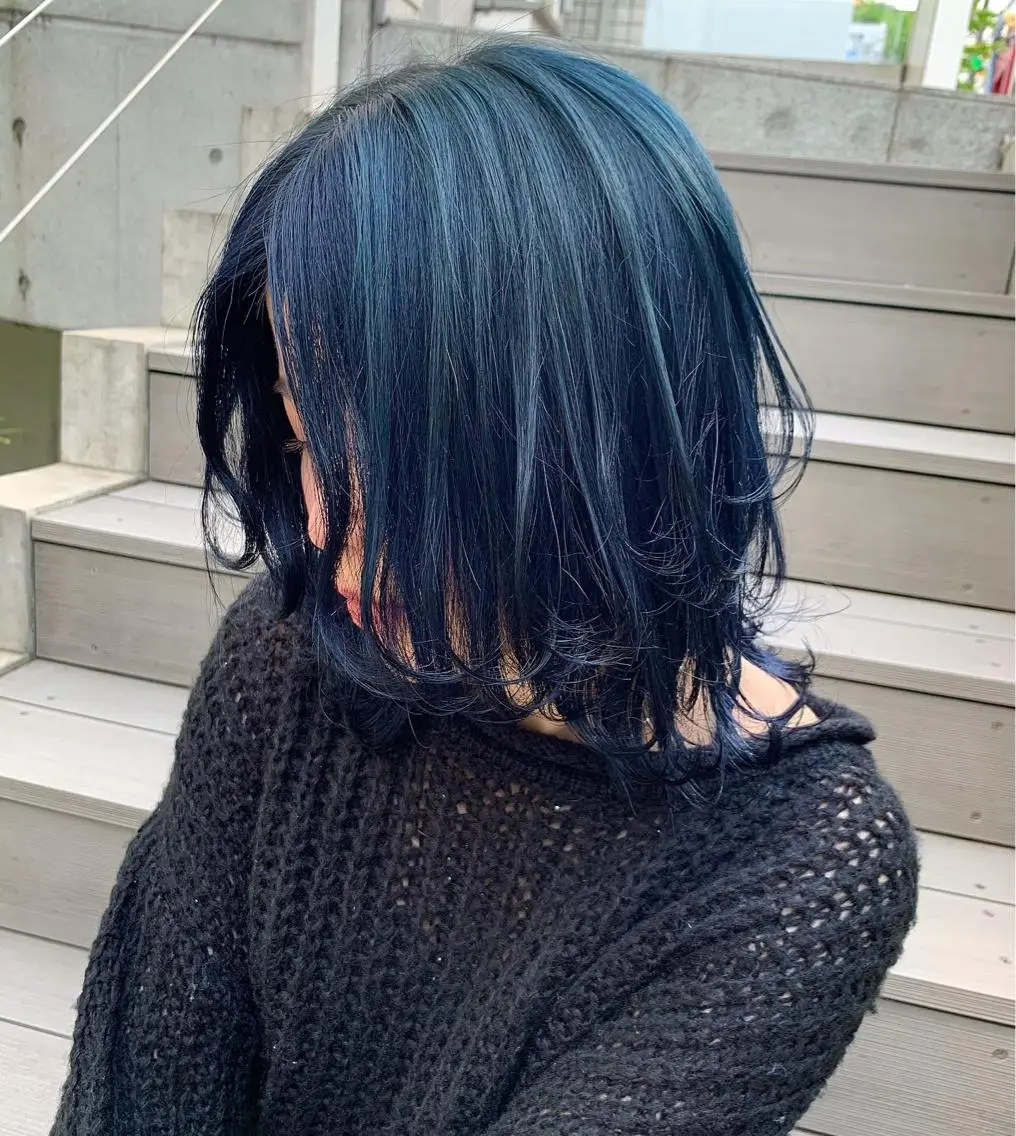 セミロング カラー ブルーカラー デザインカラー ネイビーカラー 中性ウルフカット ケアブリーチ/ケイトのヘアスタイル