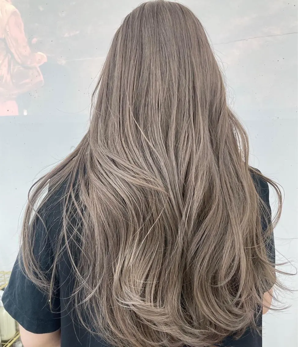 ロング カラー バレイヤージュ ベージュカラー ブリーチ ケアブリーチ 透明感カラー レイヤーカット💖 Kaedeのヘアスタイル