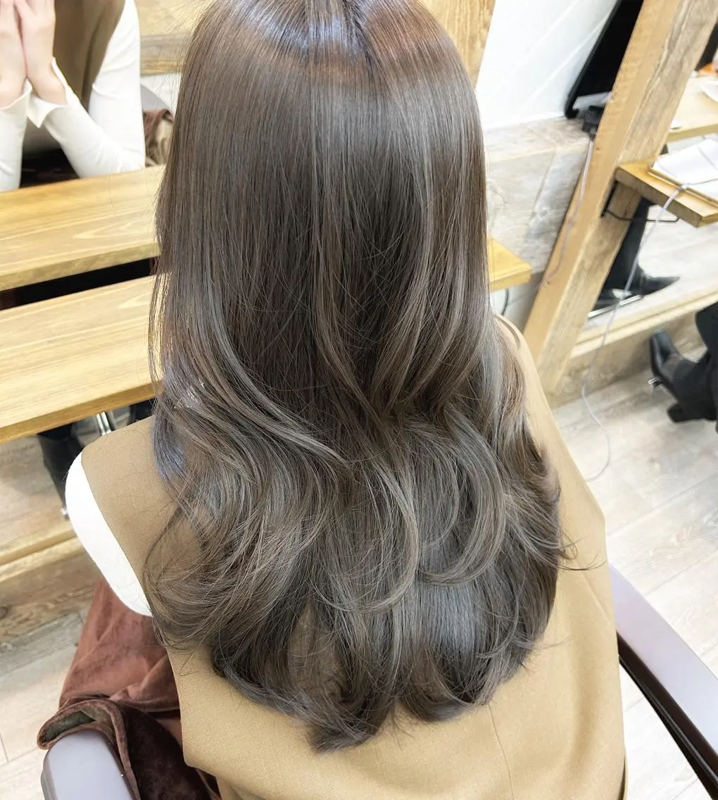 ロング カラー ヘアアレンジ ベージュカラー グレージュ オリーブベージュ オリーブカラー オリーブグレージュ 前髪顔周り✂️店長 ❤️アマミヤ❤️のヘアスタイル