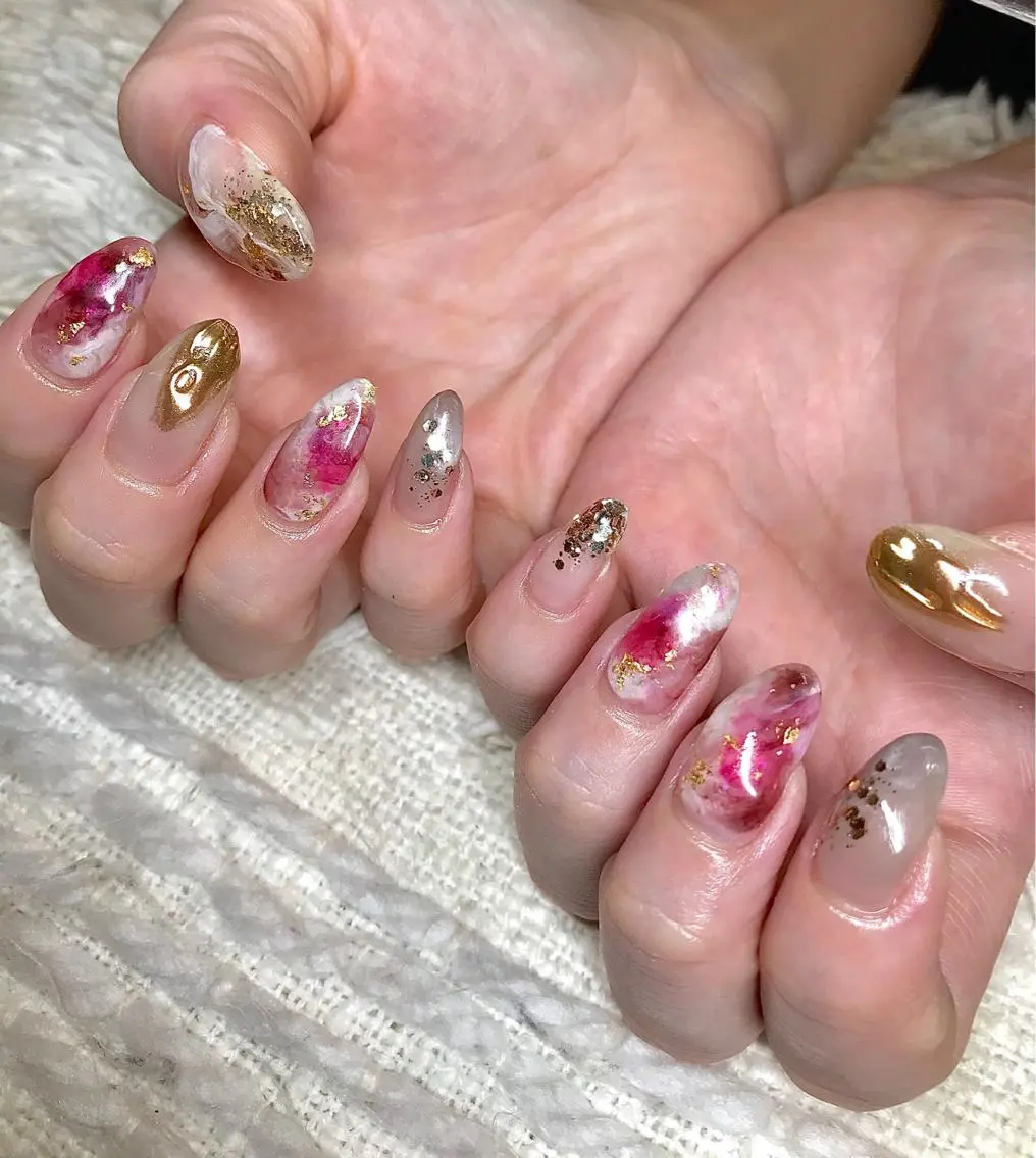 ミディアム カラー パーマ ヘアアレンジ メンズ ネイル マツエク・マツパ ミラーネイル el. by Aoのネイルデザイン