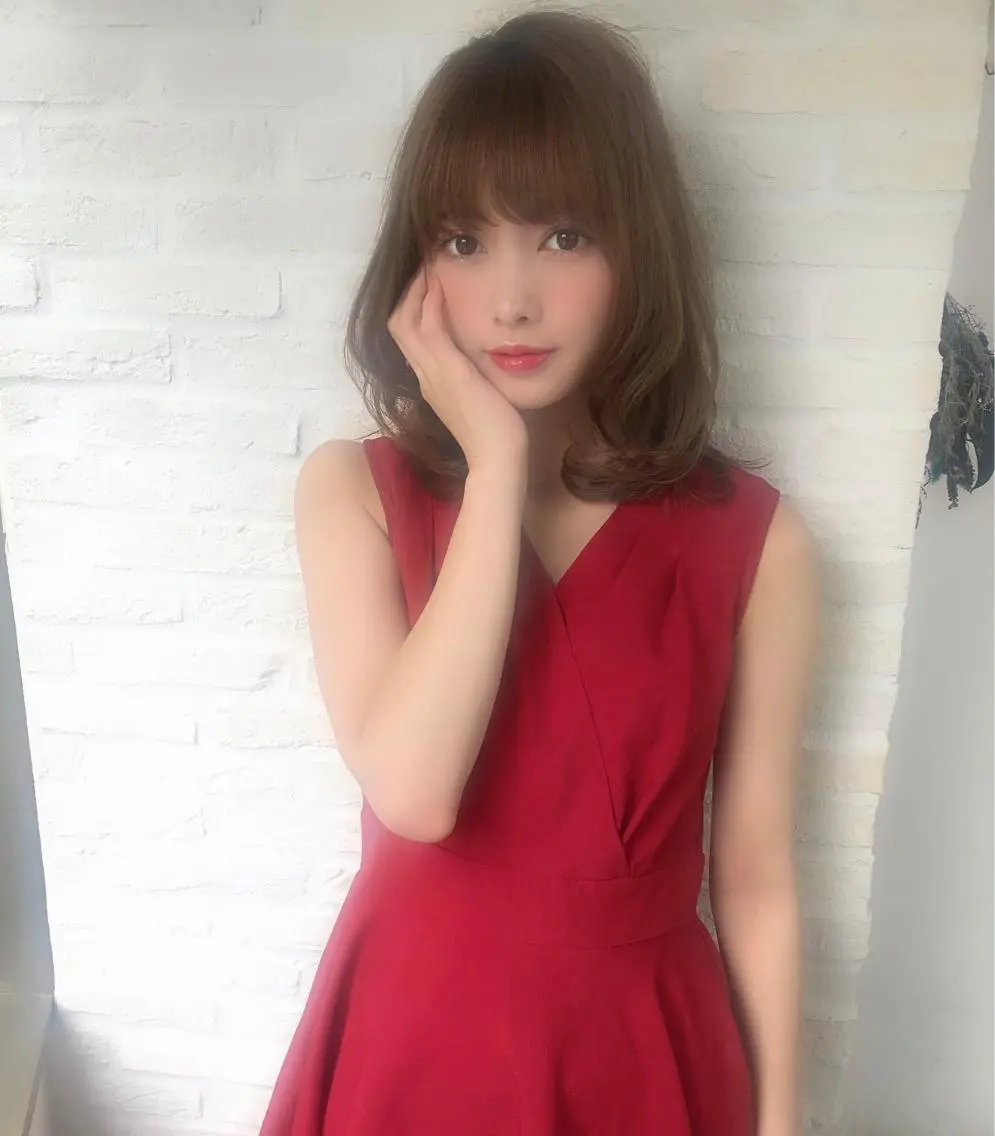 ミディアム 前地 麻衣のヘアスタイル