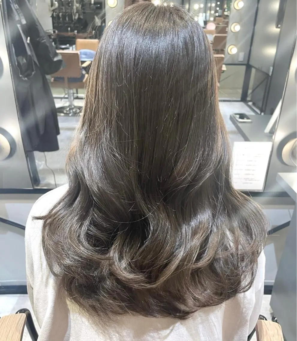 ロング カラー ヘアアレンジ グレージュ 【日韓風、レイヤー】 🤍ひらい なつきのヘアスタイル
