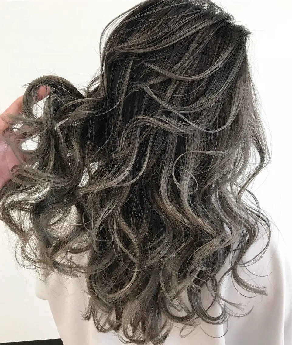 セミロング カラー バレイヤージュ ブリーチ レイヤーカット ✨ブリーチ無し 透明感HIDEのヘアスタイル