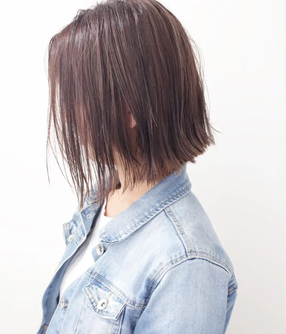 ミディアム カラー ヘアアレンジ 切りっぱなしボブ ハイライトカラー ボブ ハイライト Mariana/ 鶴原-ハイライトのヘアスタイル
