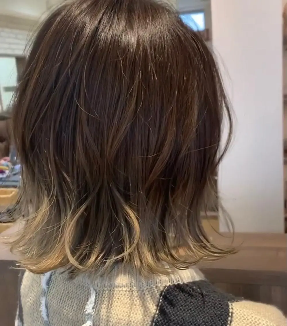 ミディアム イエローカラー megu 髪質改善TaLeのヘアスタイル