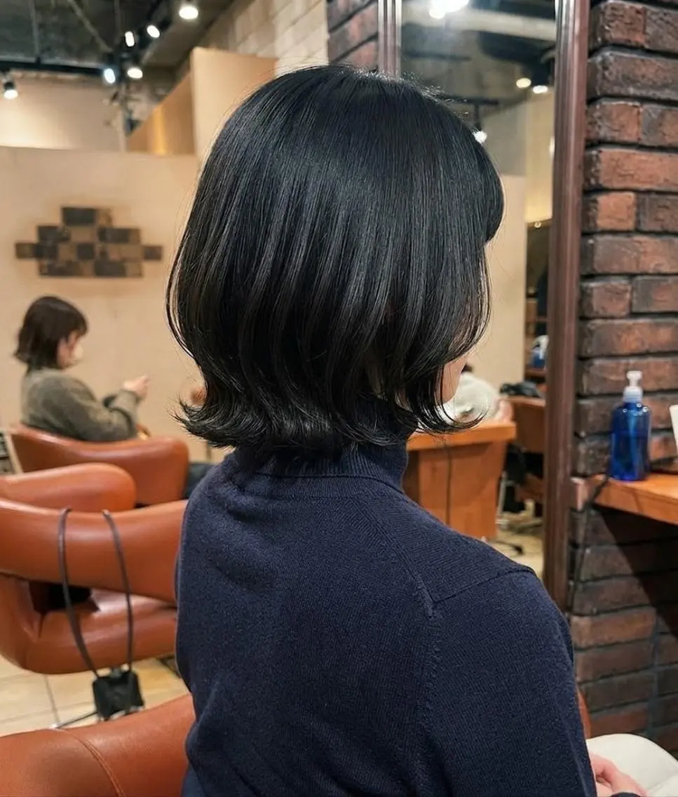 ミディアム くびれヘア 外ハネヘア カット ヘアカラー トリートメント flencia 丸 和博｜カットのヘアスタイル