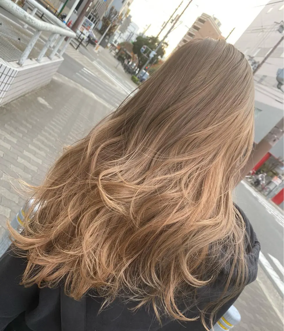 セミロング カラー カット ヘアカラー ハイトーンヘア/ 島崎　タクミのヘアスタイル