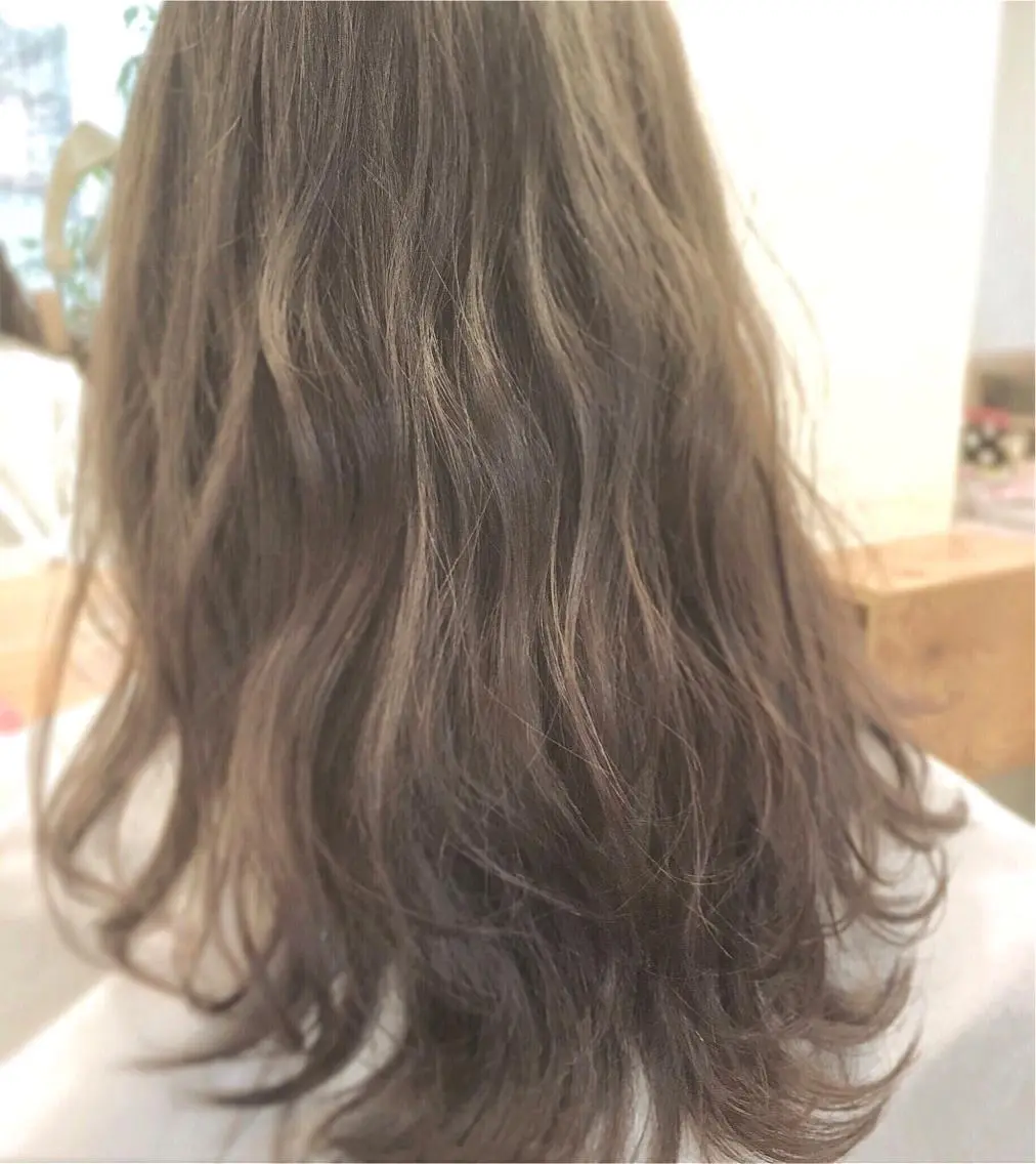 ロング カラー ブリーチ ブリーチなしカラー ヘアカラー トリートメント 【🉐学割】応援📣 ミニモ限定🤩千 田のヘアスタイル