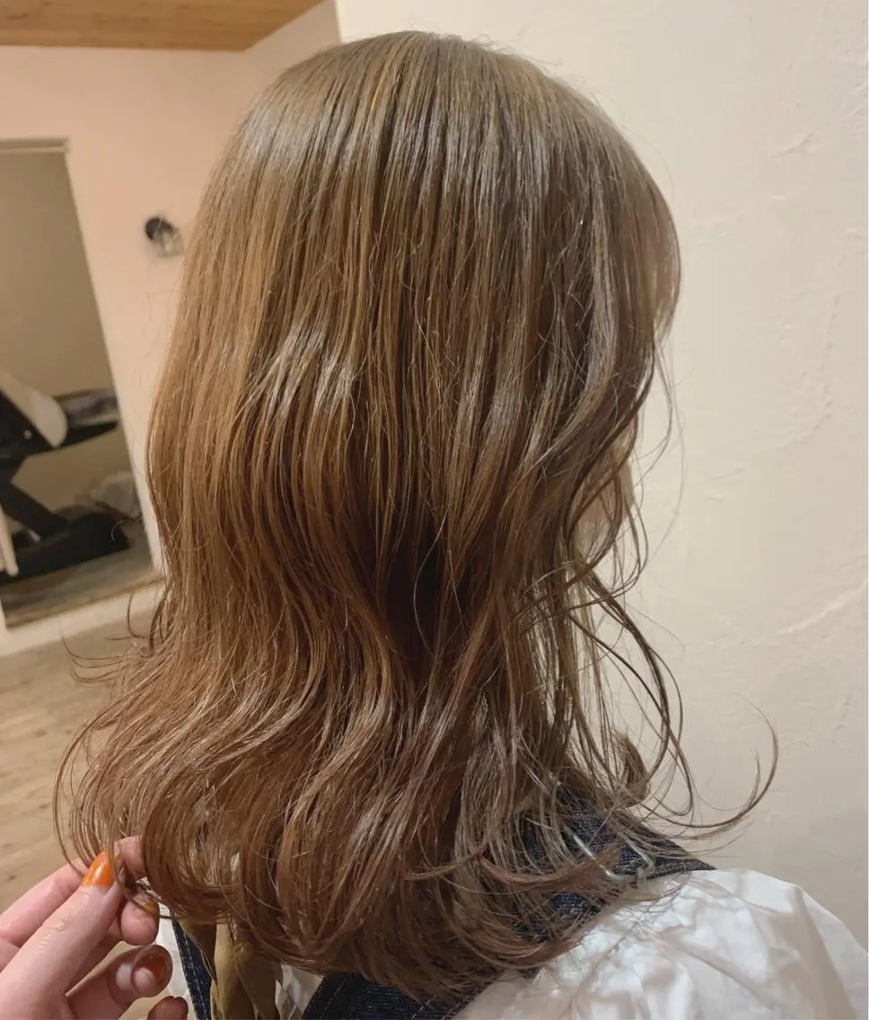 ミディアム カラー mir MIYUのヘアスタイル