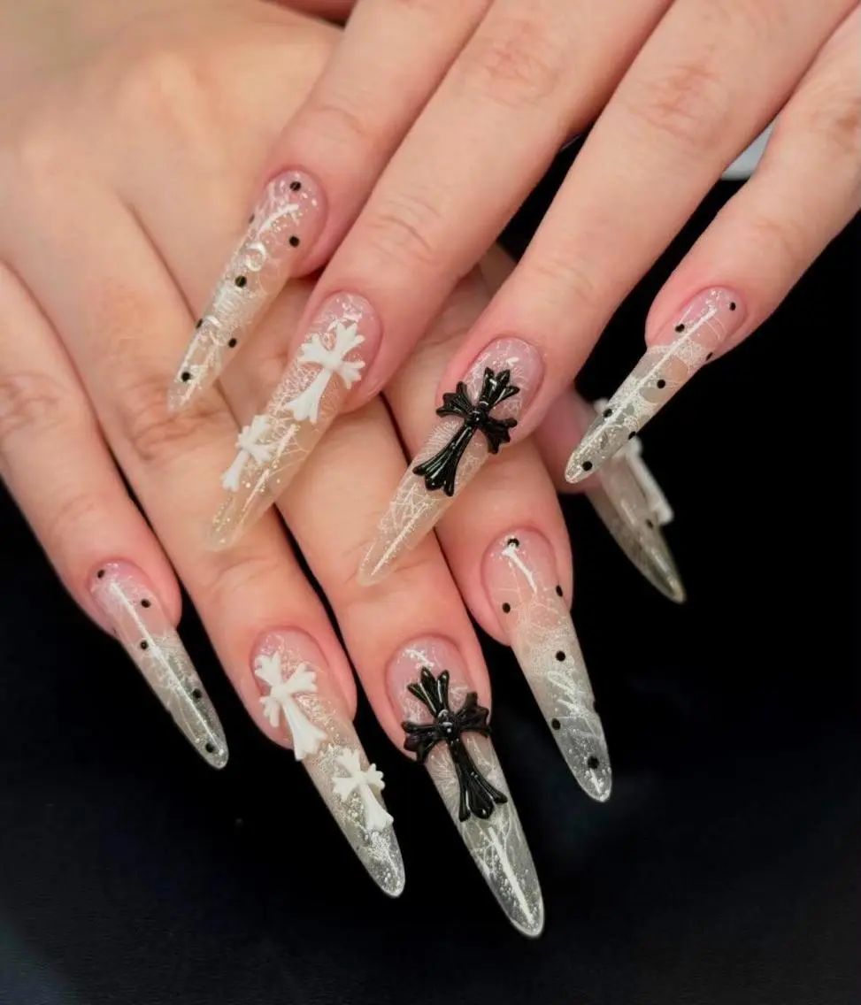 ネイル アートネイル フレンチネイル キラキラネイル 韓国ネイル ロングネイル ハンドネイル ハンドケア Mika Nails 心斎橋のネイルデザイン
