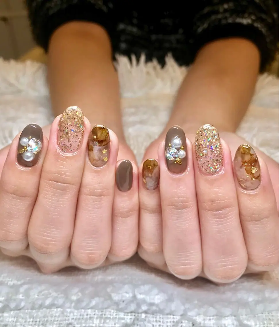 ミディアム カラー パーマ ヘアアレンジ メンズ キッズ ネイル マツエク・マツパ ブラウンカラー モカブラウン カラーマツエク ブラウン el. by Aoのネイルデザイン
