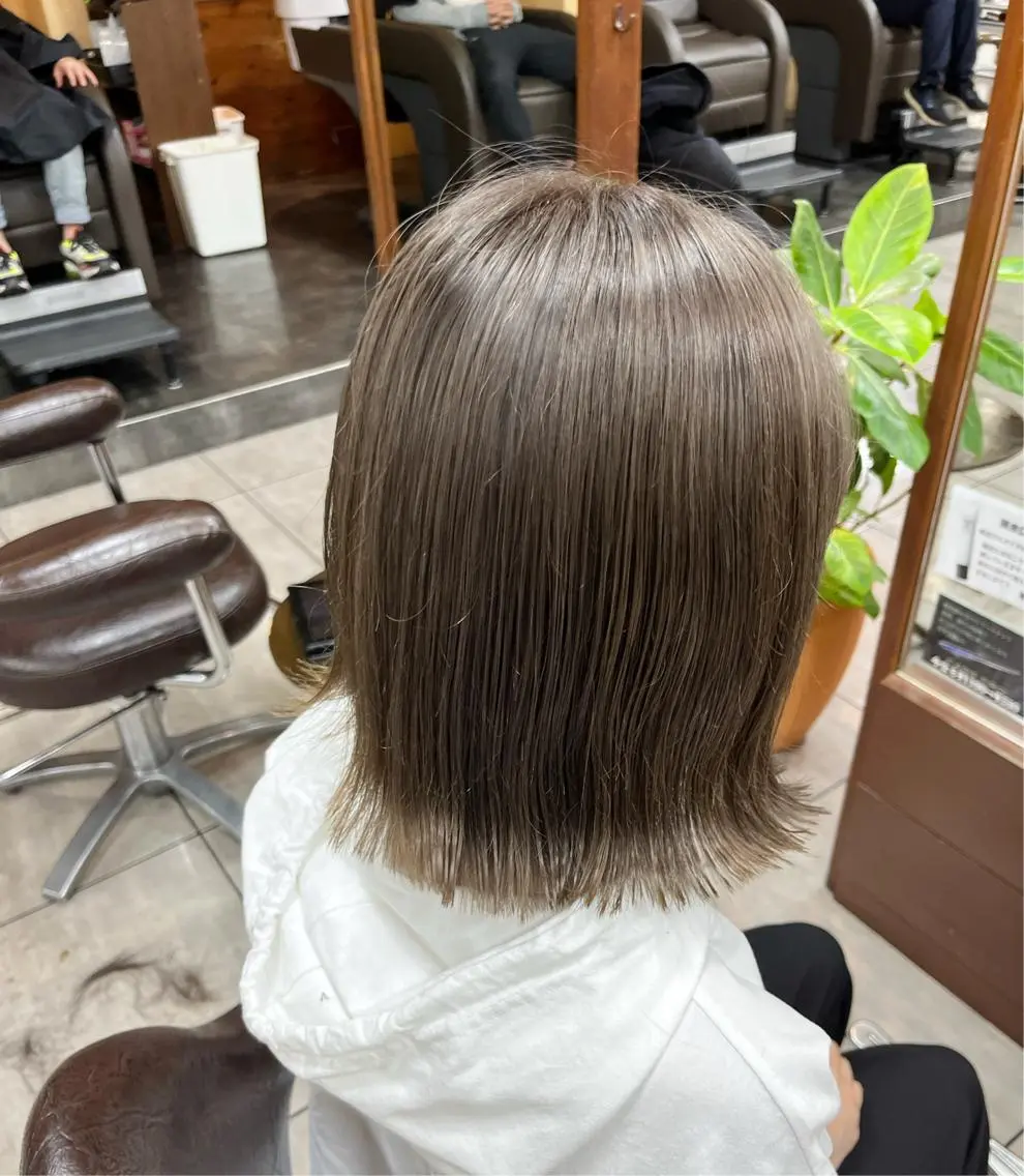 ミディアム カラー インナー×縮毛矯正 ピンクカラー澤井里菜のヘアスタイル