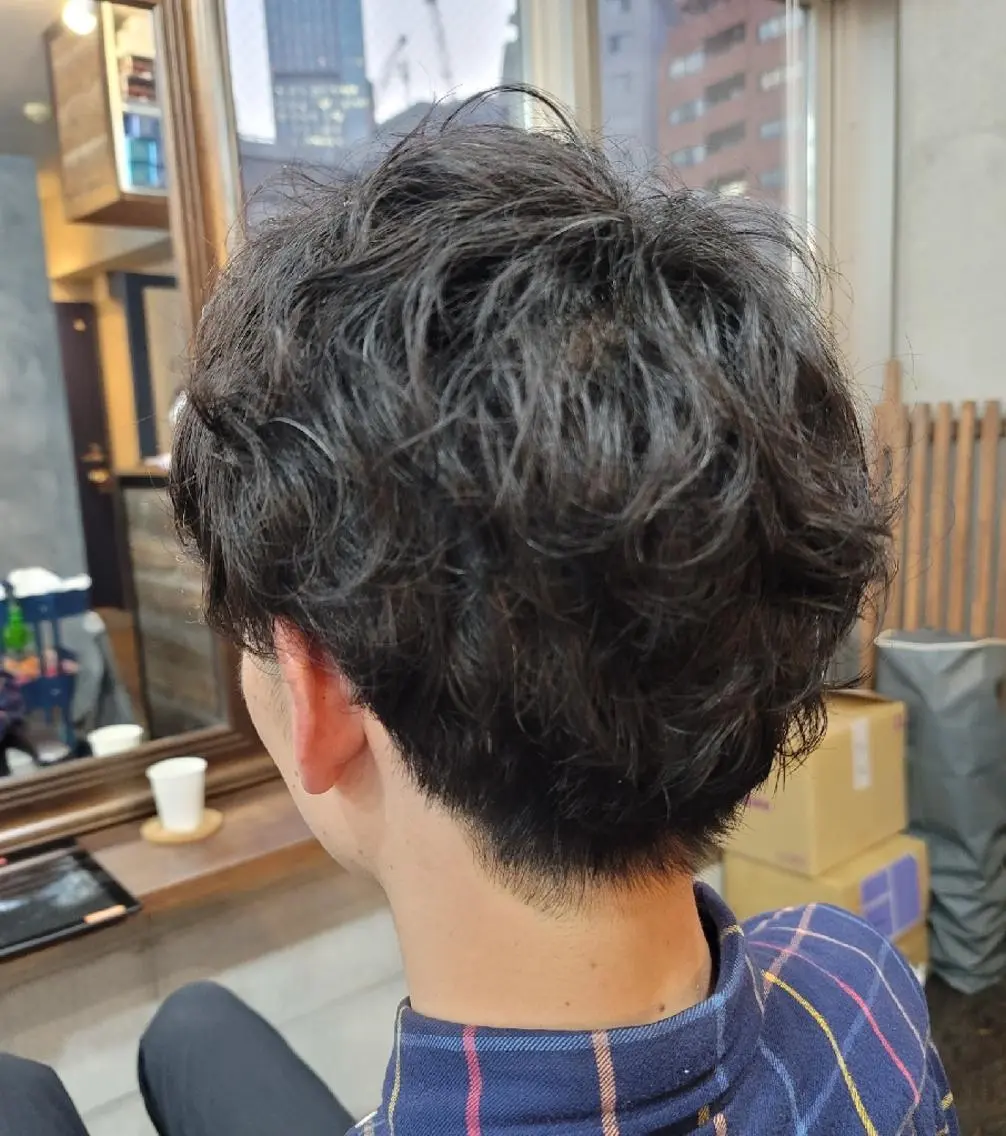 メンズ パーマ メンズパーマ メンズショート カット ヘアカラー S. ERIのヘアスタイル