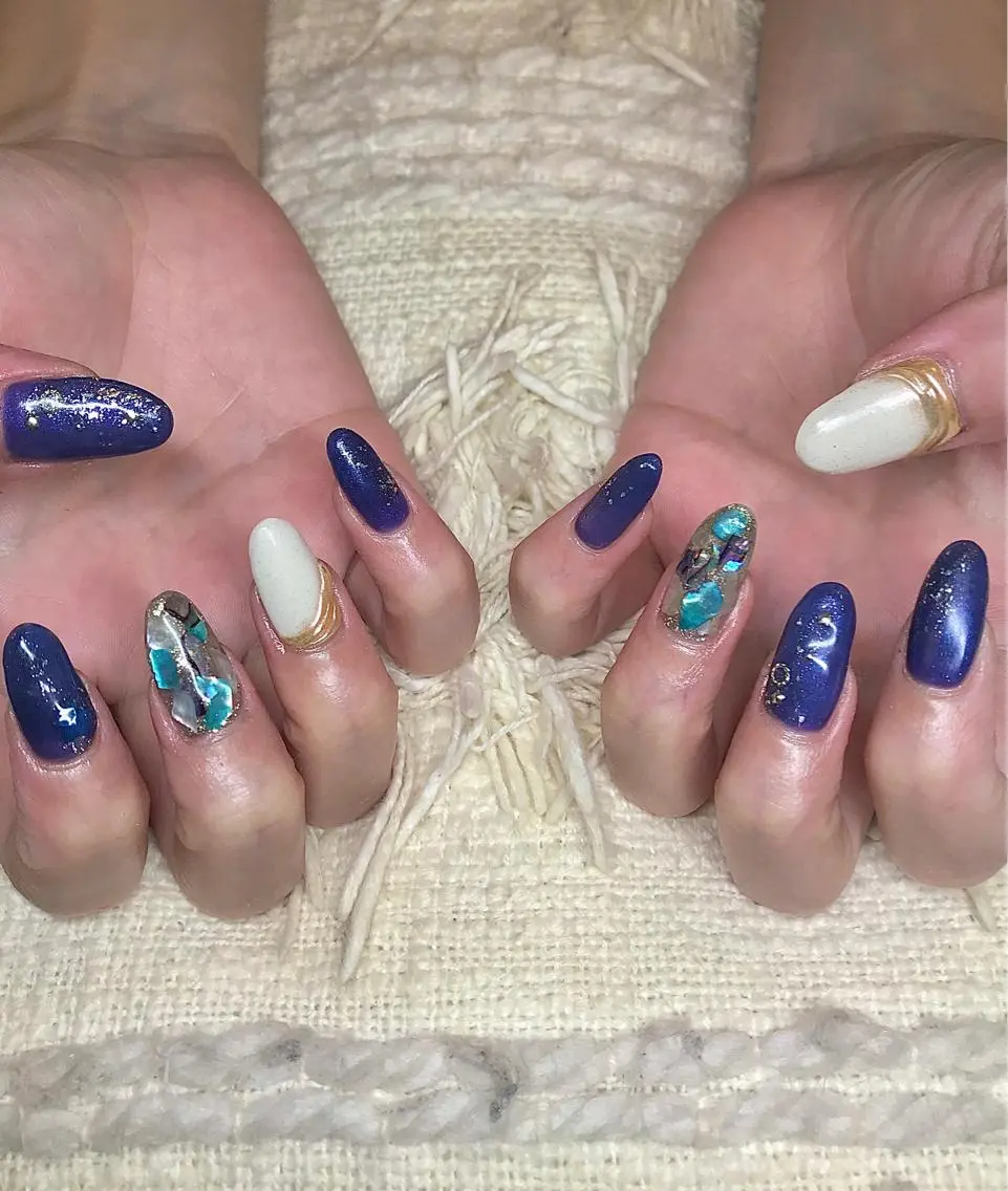 ロング カラー パーマ ヘアアレンジ メンズ キッズ ネイル マツエク・マツパ ネイビーカラー ミラーネイル ネイビー el. by Aoのネイルデザイン