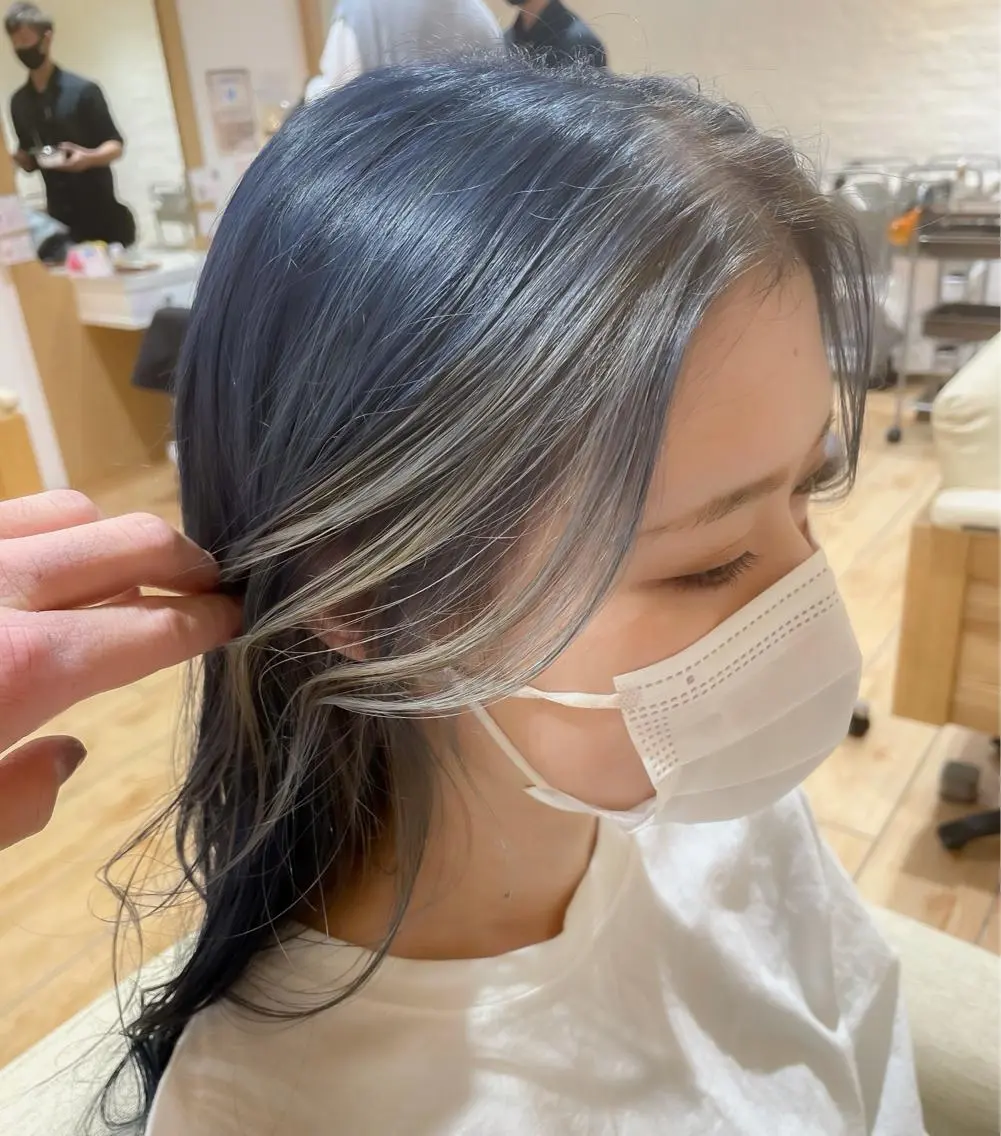 ロング カラー アッシュ ミストバング ブルーカラー  フェイスフレーミング ホワイトアッシュ ✨受賞歴多数✨ボブ• ショート🕊藤原朋也のヘアスタイル