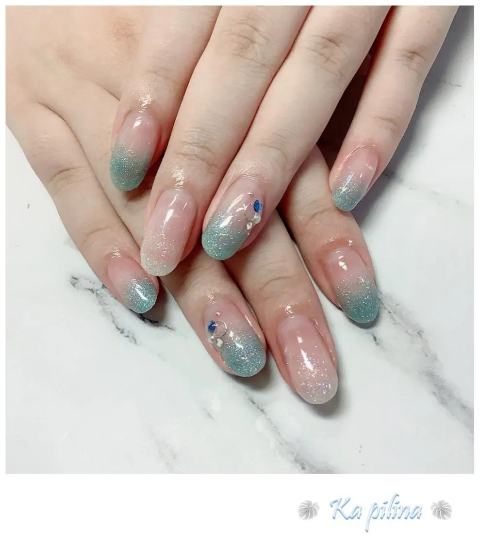 ネイル グラデーション ラメ(グリッター) ラメグラデーション シンプルネイル Nail salon Ka pilinaのネイルデザイン