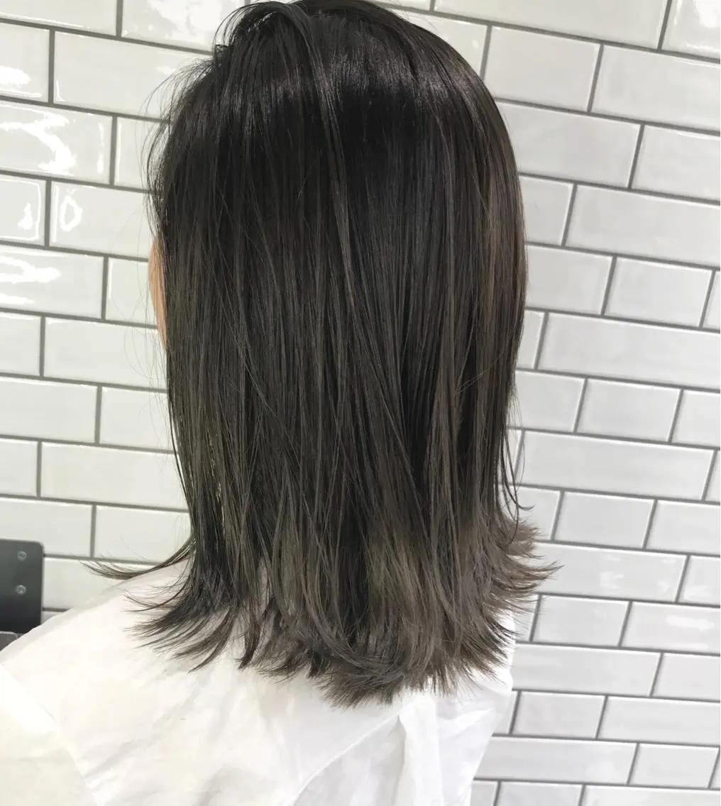ミディアム カラー レイヤー べージュ 白石研太のヘアスタイル
