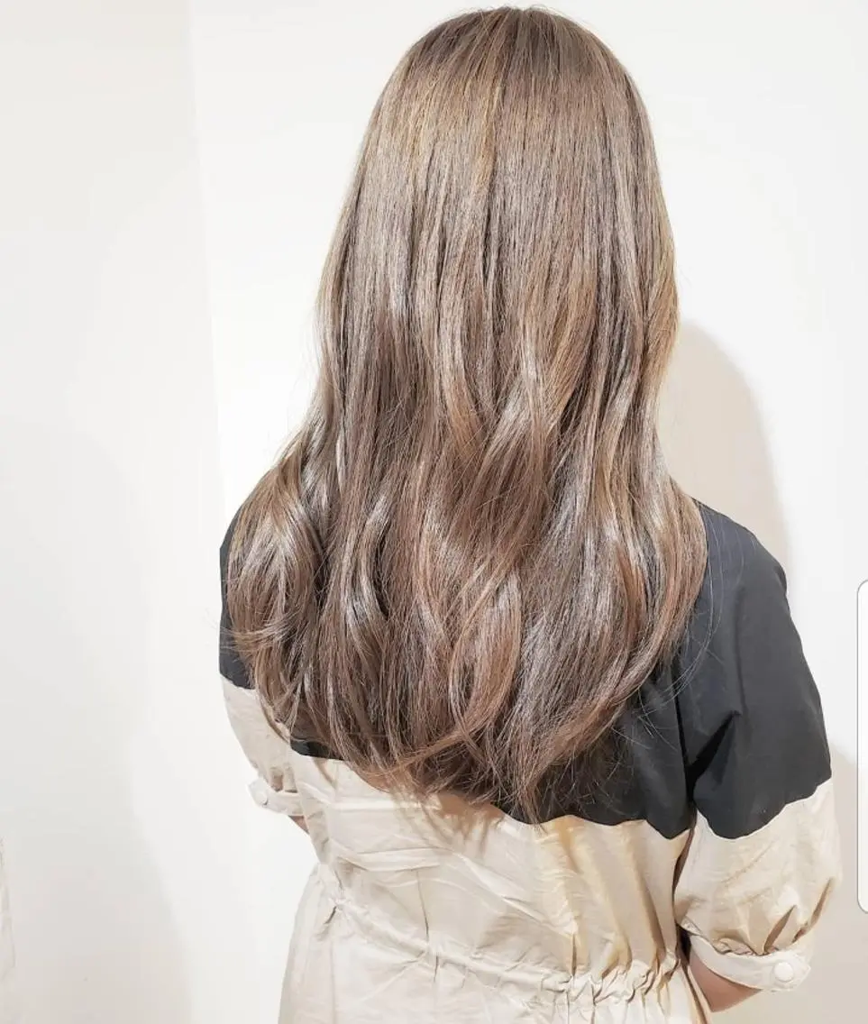 ロング カット トリートメント 🇰🇷透明感×ハイ トーン🌟tomoのヘアスタイル