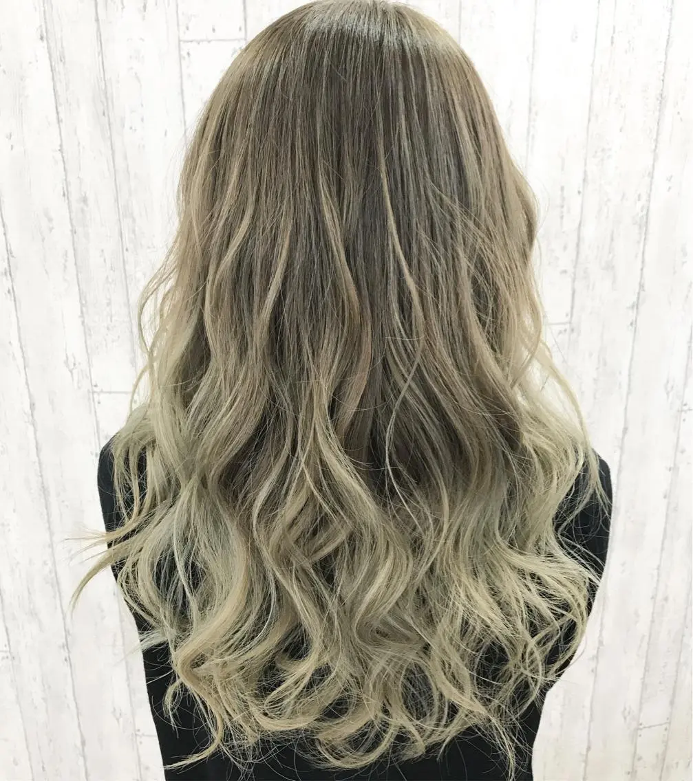 セミロング カラー グラデーションカラー 外国人風カラー kazufumi ..のヘアスタイル