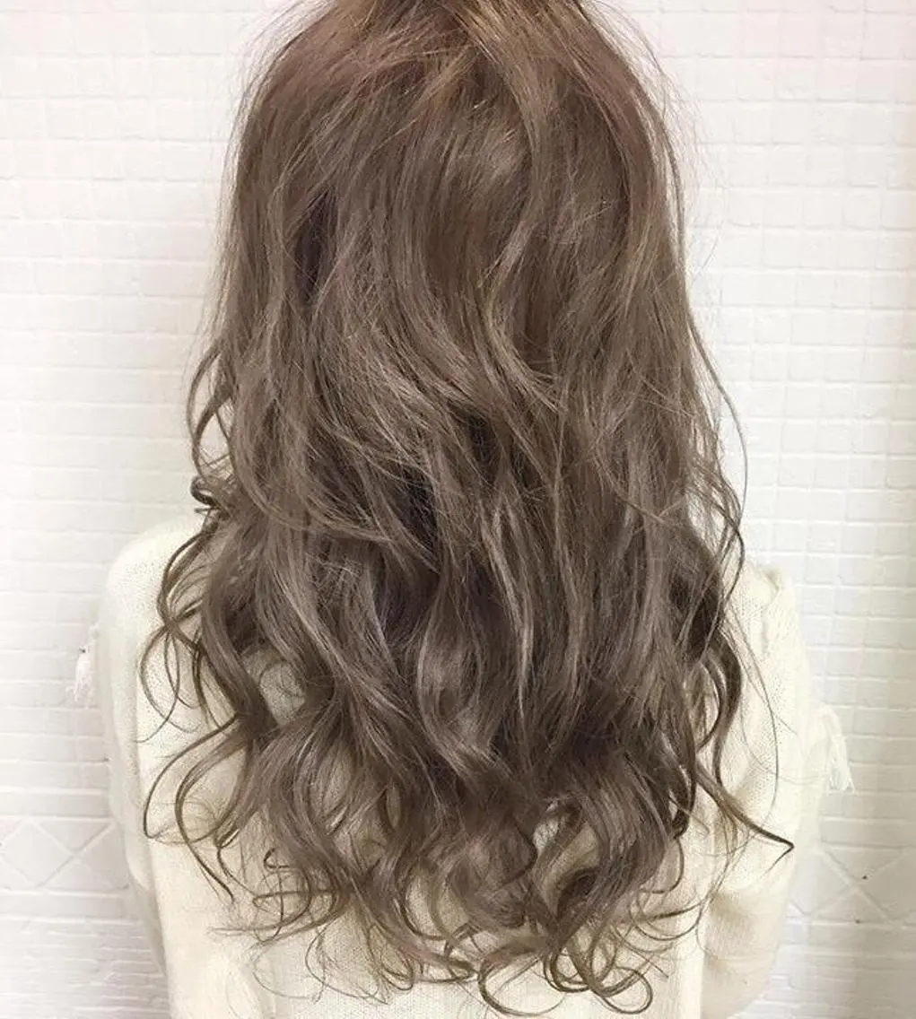ロング カラー パーマ ヘアアレンジ 大阪レミーエクステ チビ編み込みのヘアスタイル